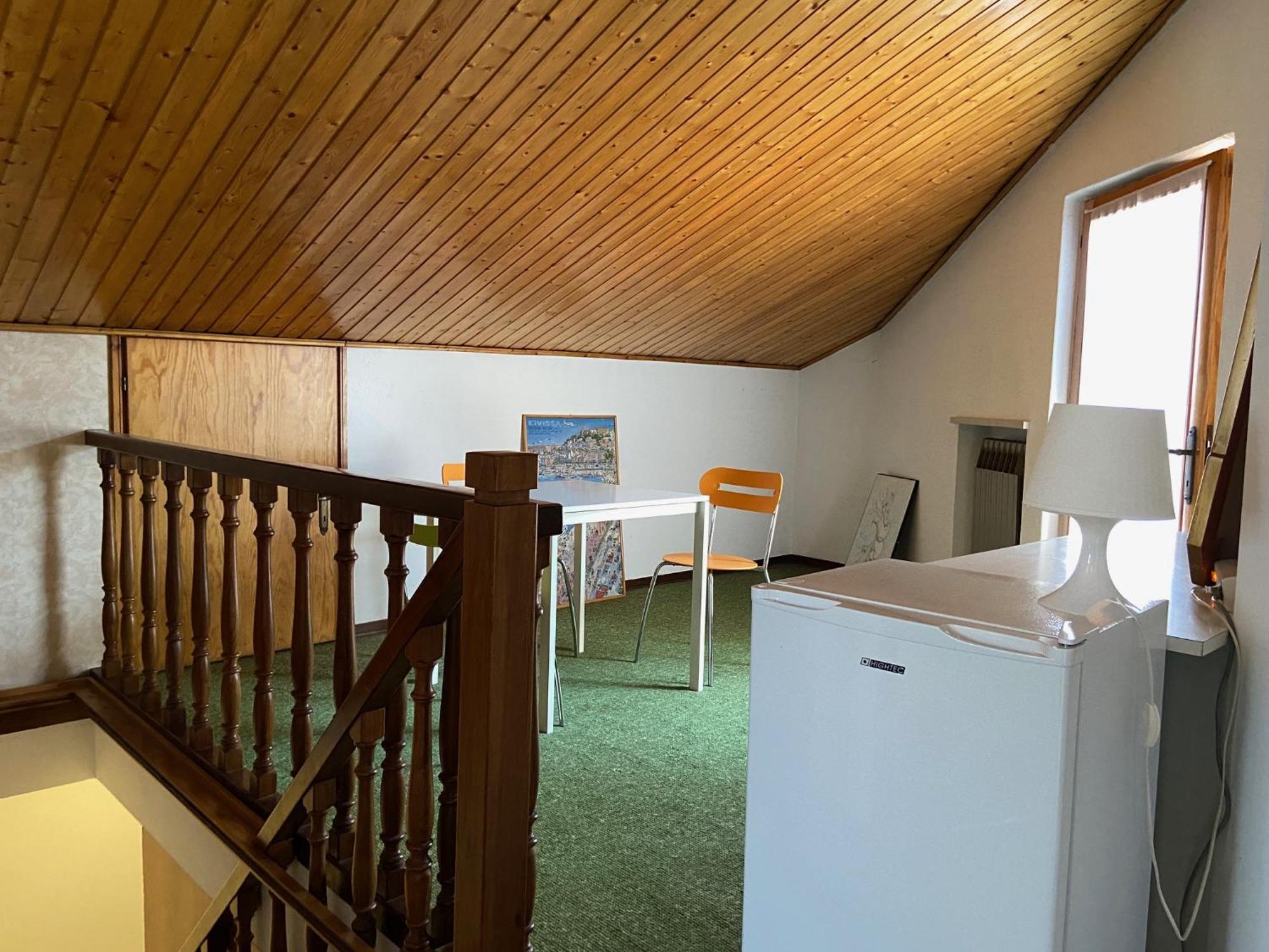 Attic Room,1661132730:JPEG